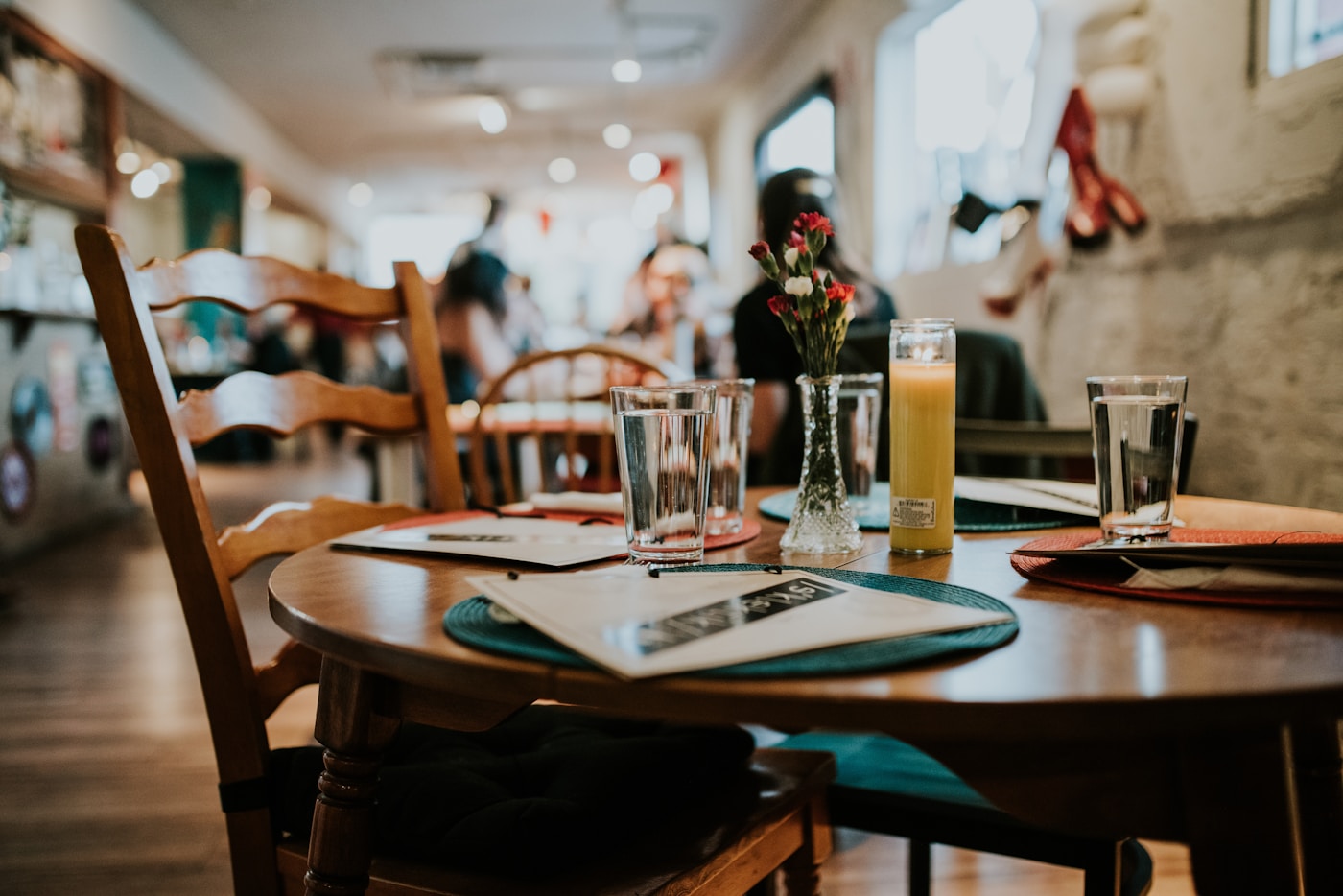 Restauracja z częścią lounge i ofertą gastronomiczną